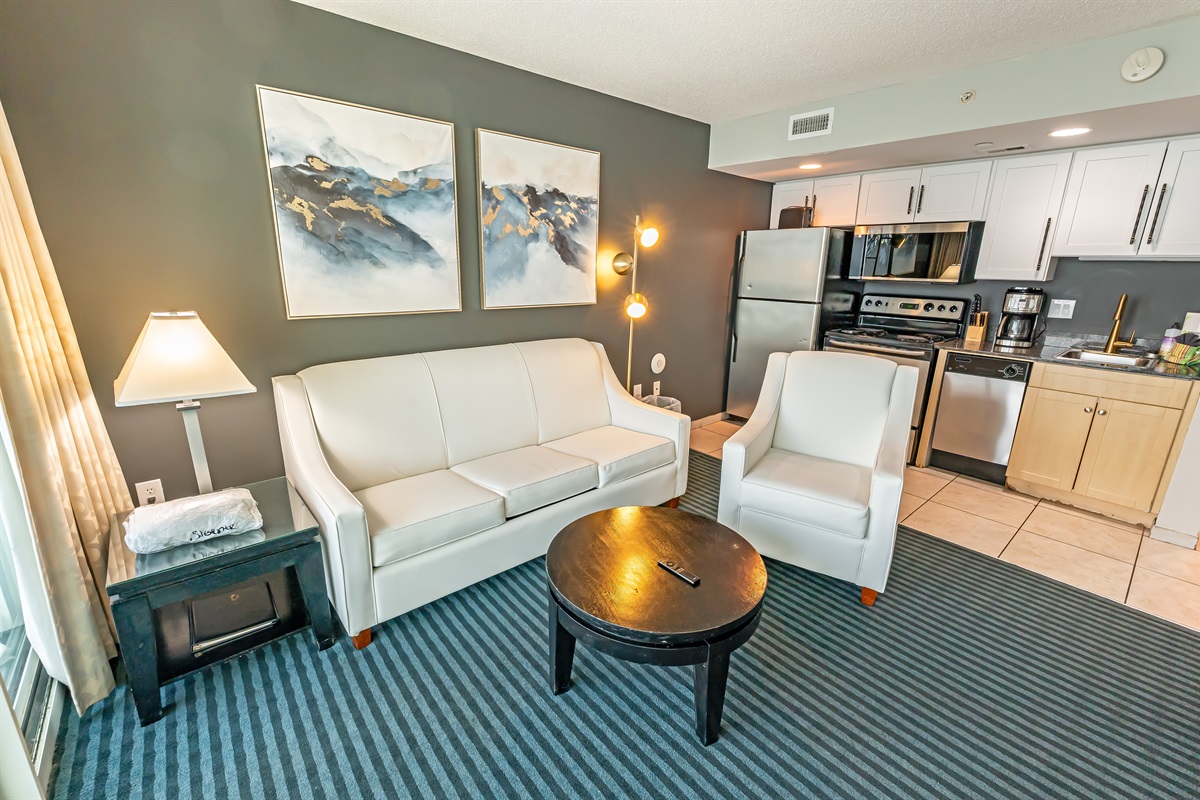 Living Room with Stunning Views🌊☀️