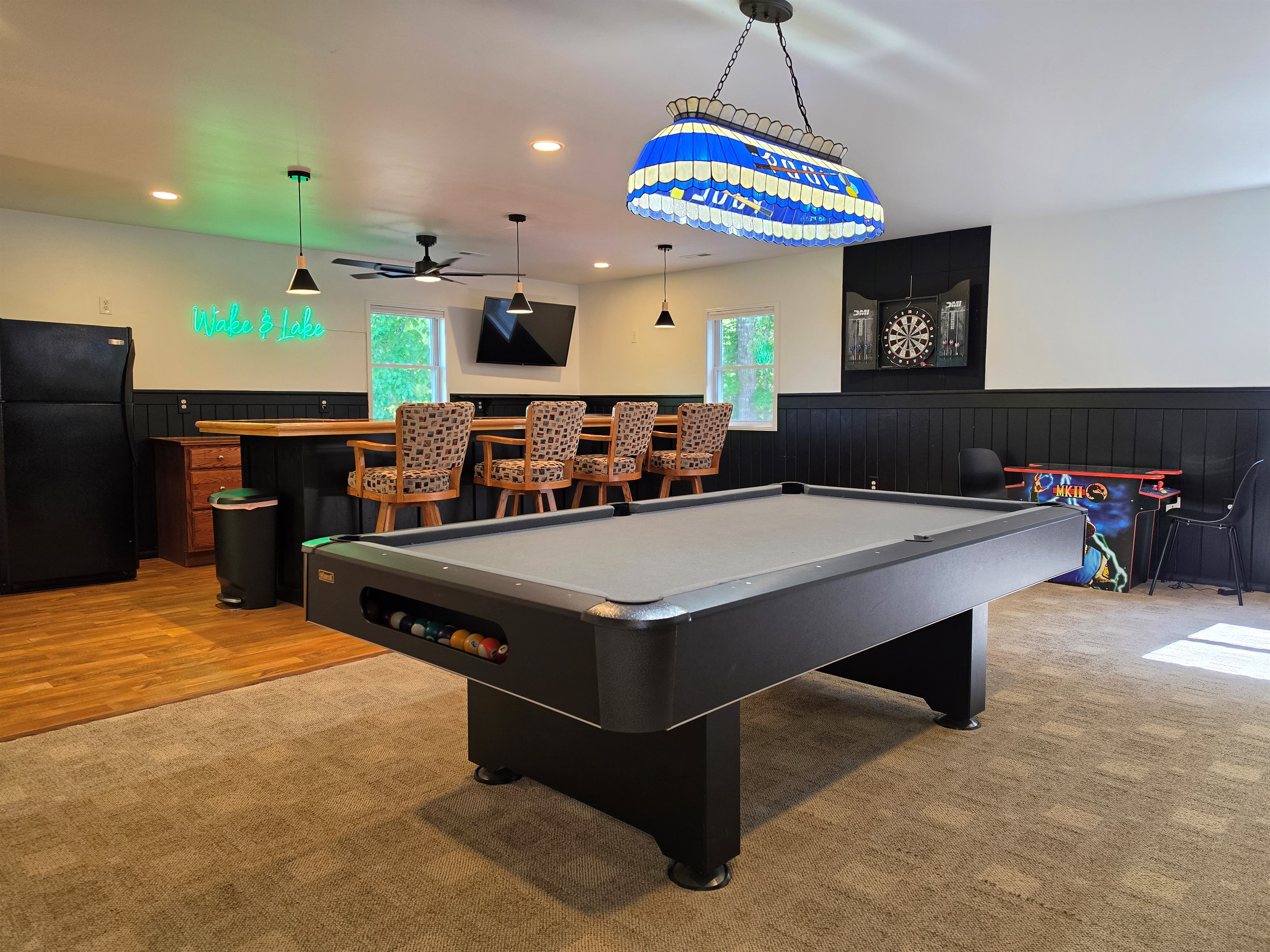Hang out room above the garage, Pool table, bar, video games