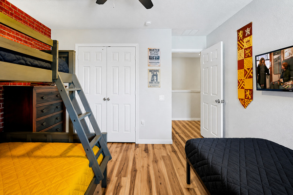 Harry Potter room with Smart TV
