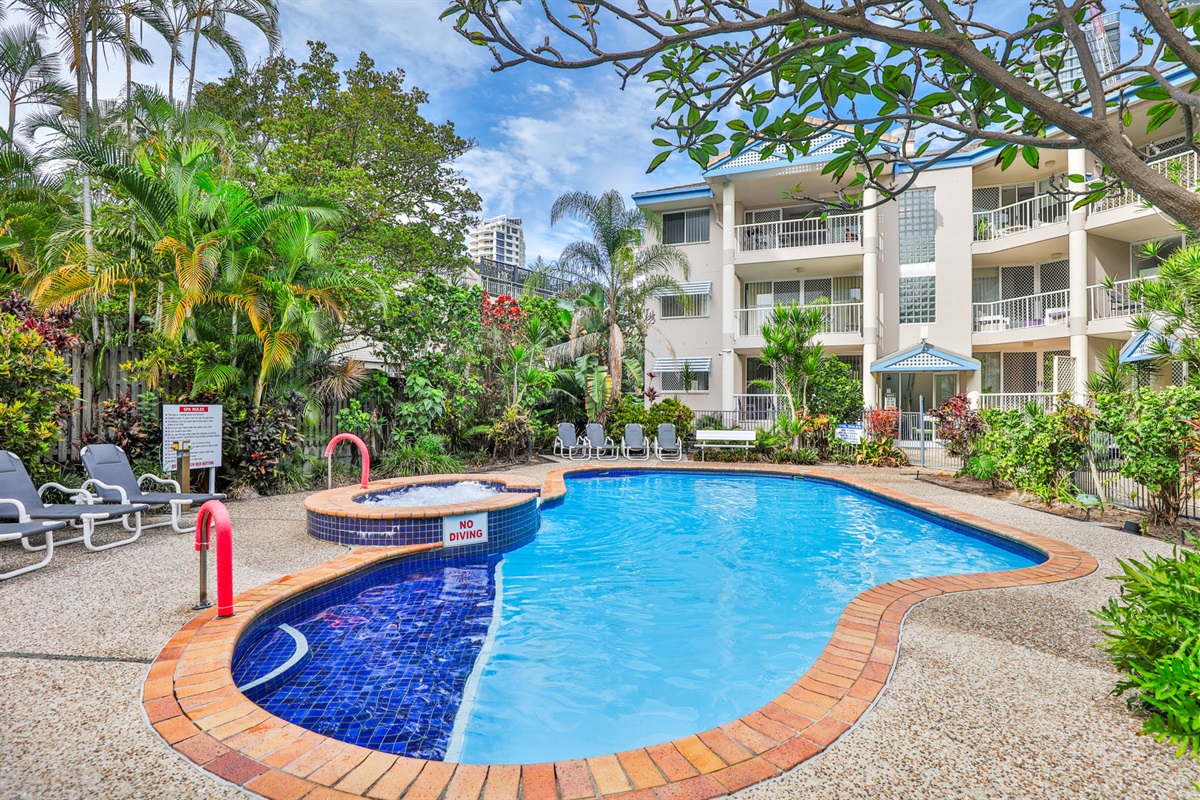 Swimming pool