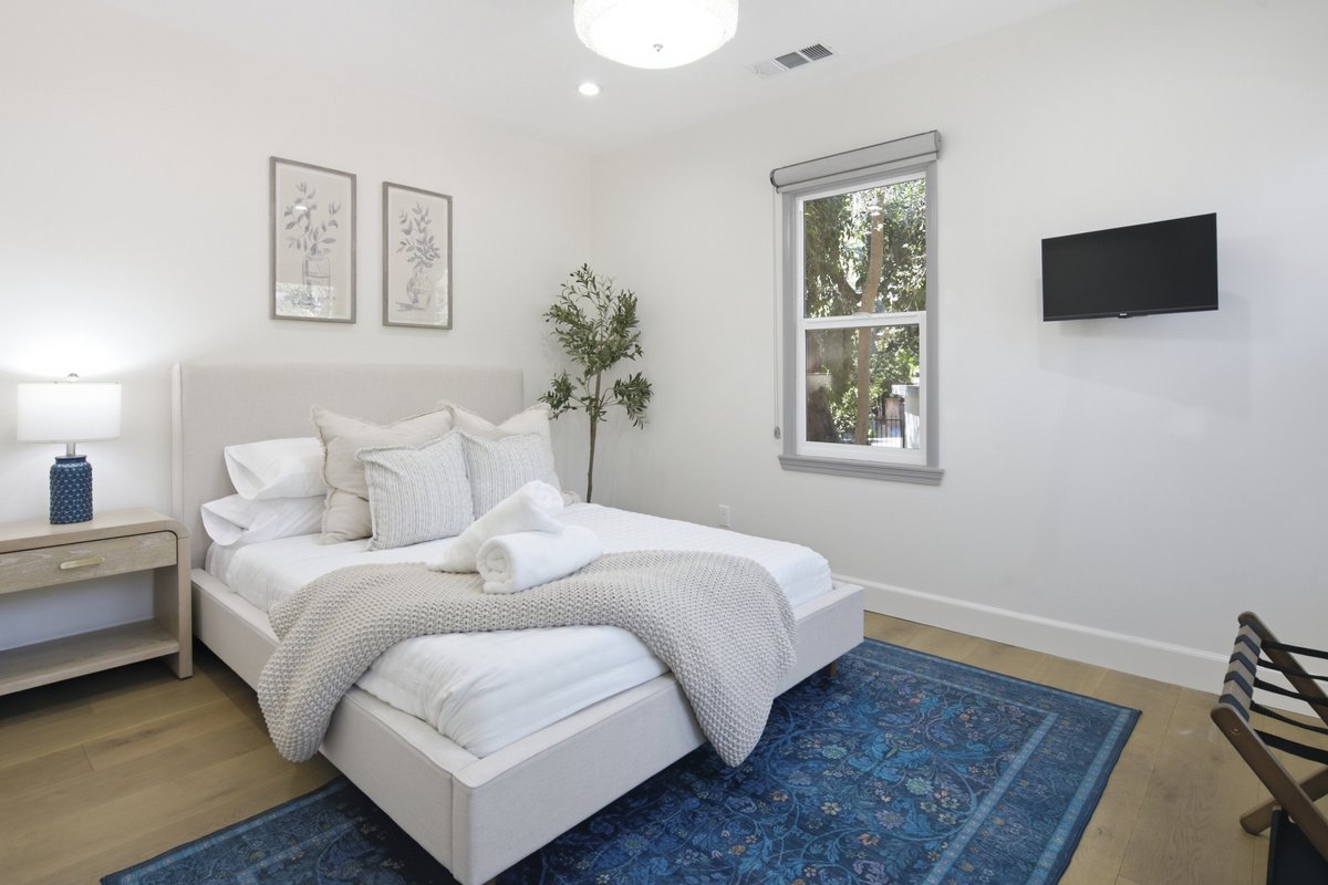 Start and end each day surrounded by comfort, style, and tranquility.
