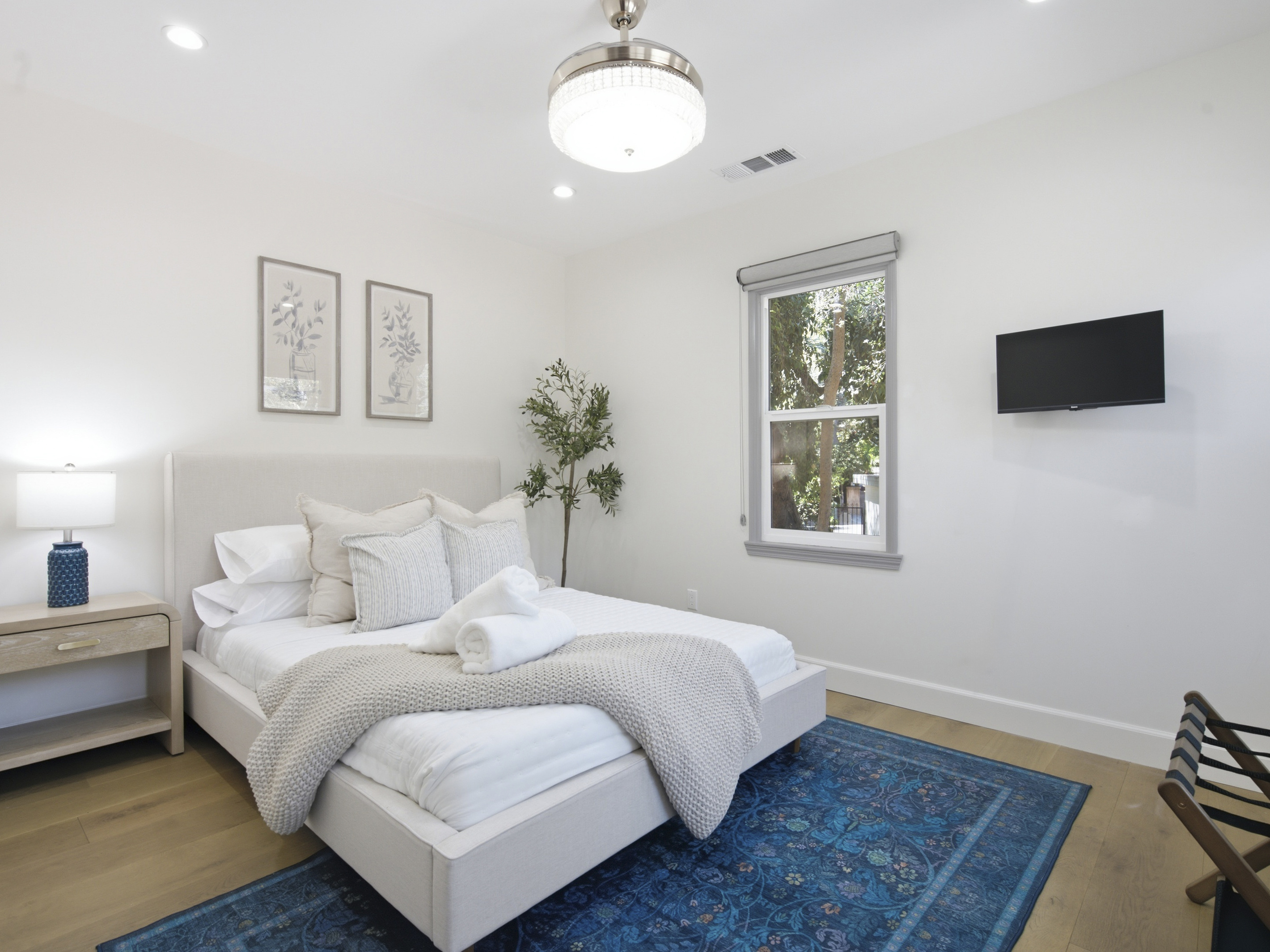 Start and end each day surrounded by comfort, style, and tranquility.