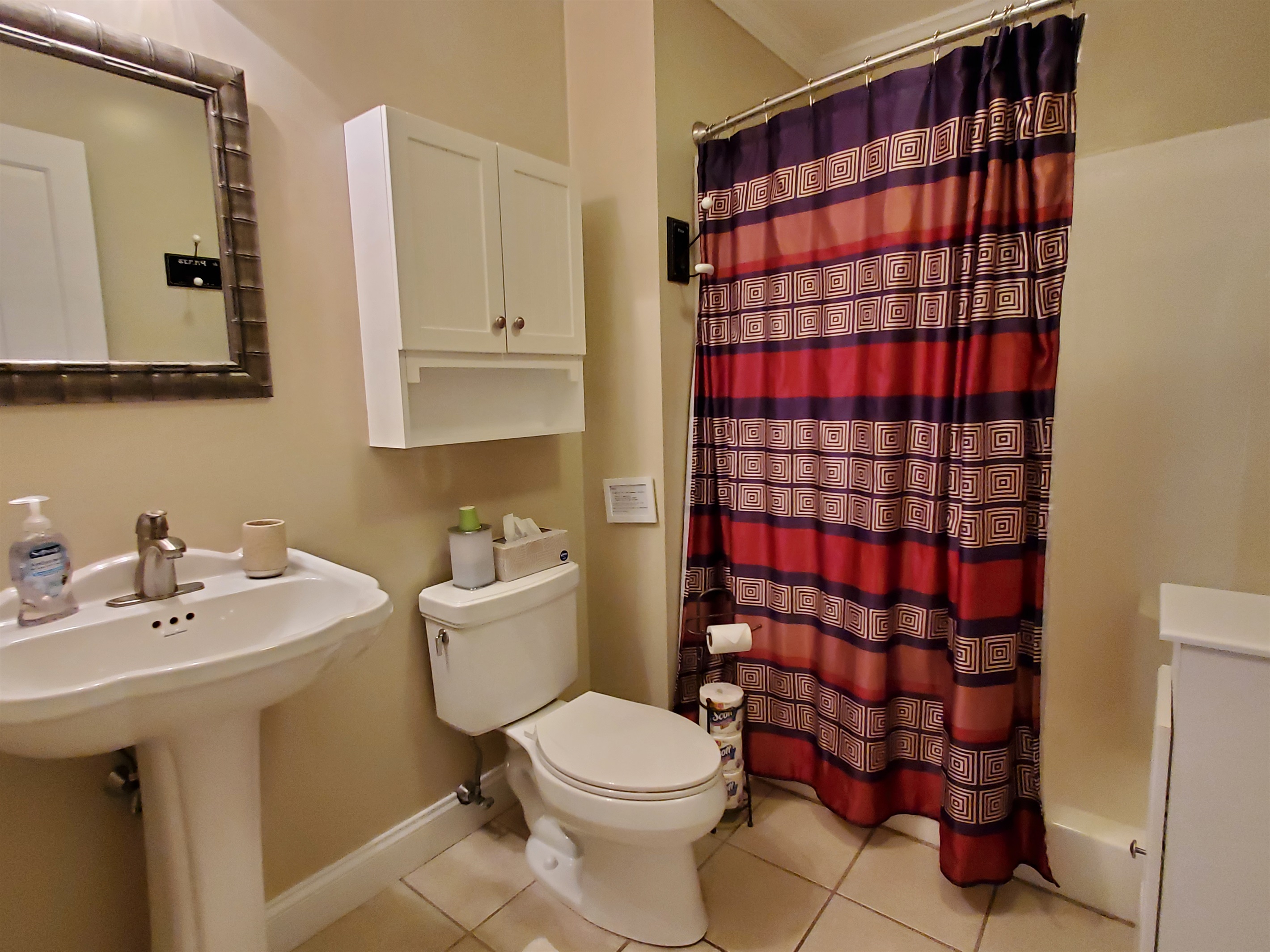 2nd floor bath off hallway w/ shower