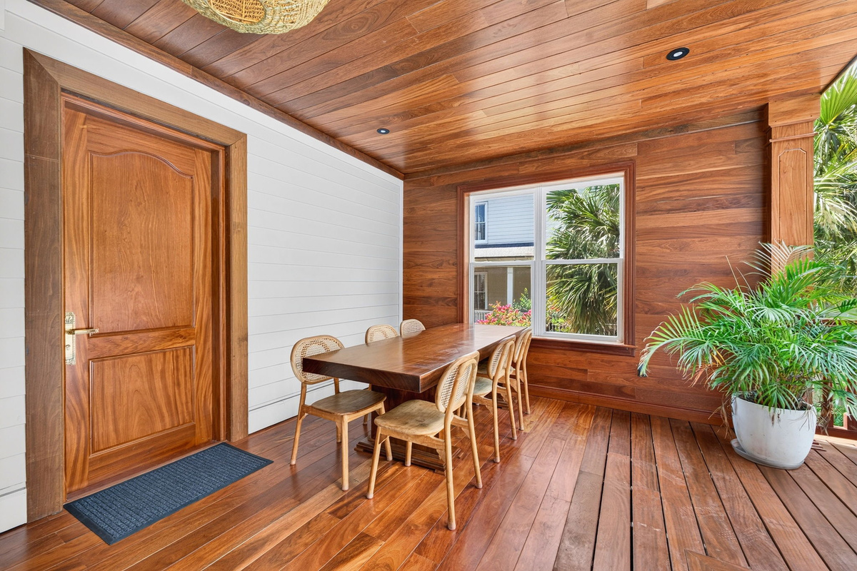 Outdoor Pool Deck Dining | Rosewood Retreat | 2605 Palm Blvd, Isle of Palms, SC | IOP Escapes