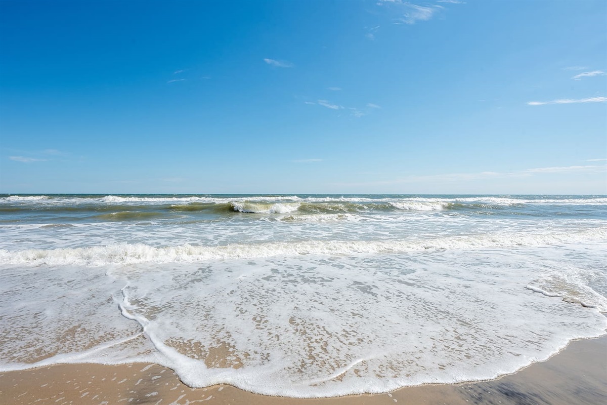 Beautiful oceanfront shoreline and beach views