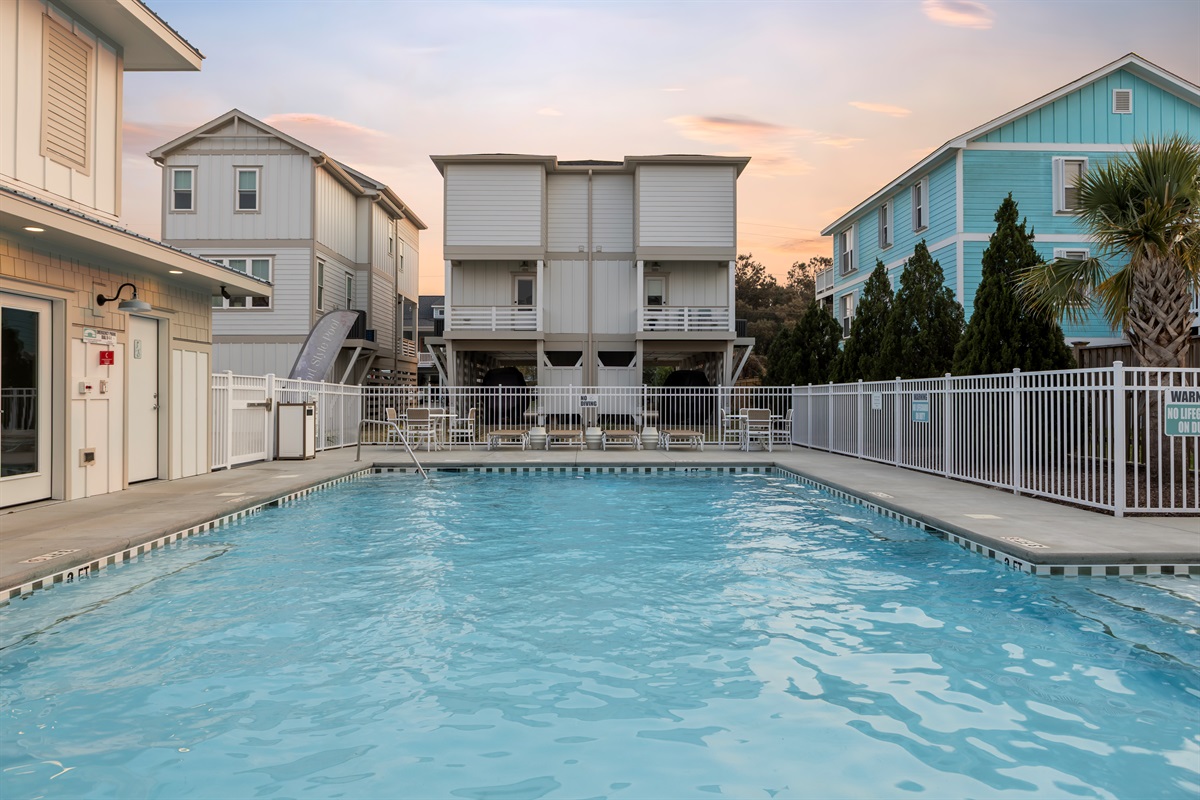 Communal Pool: OPEN APRIL 1st - OCTOBER 31st