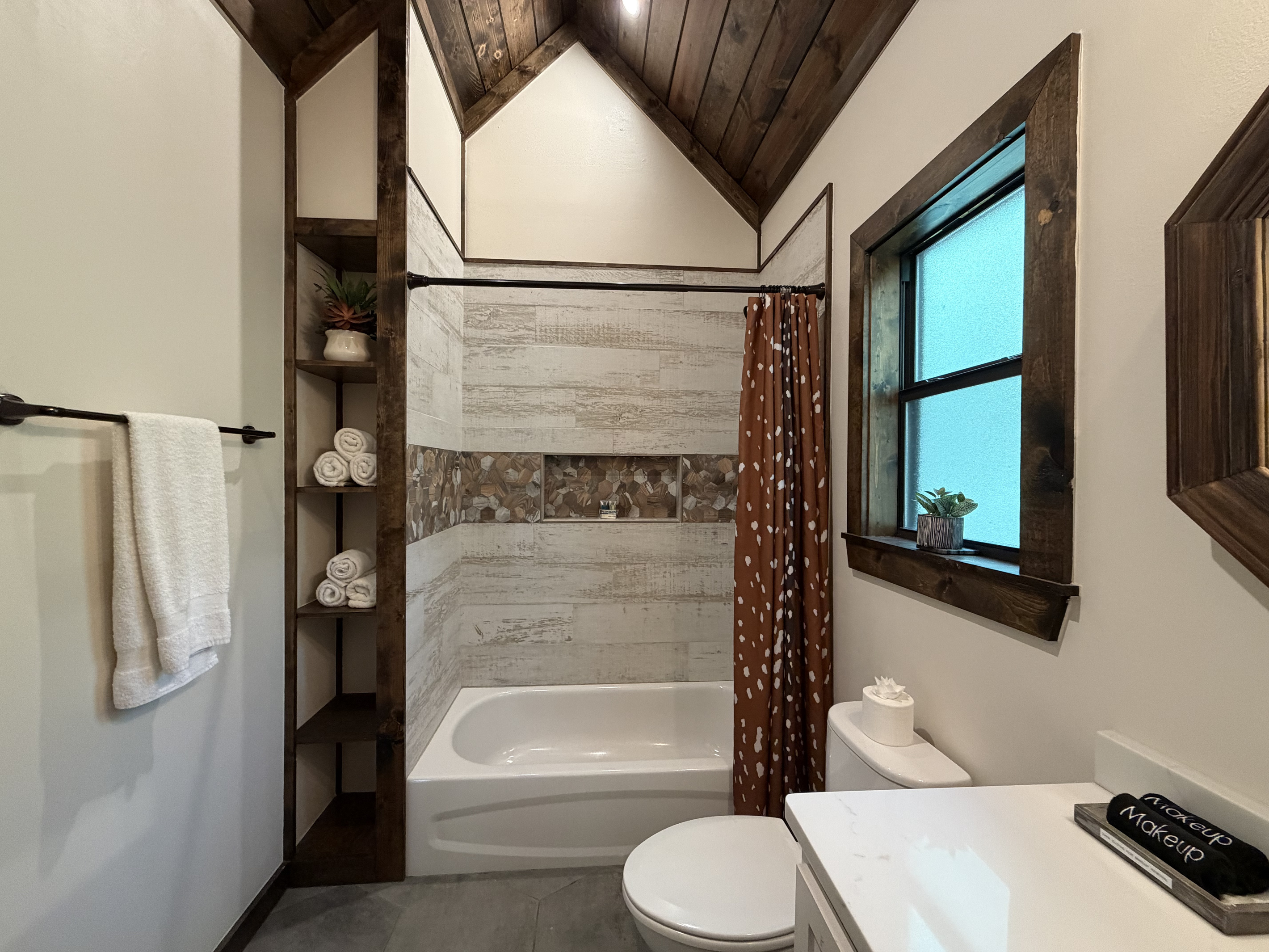 Second full bath upstairs.
