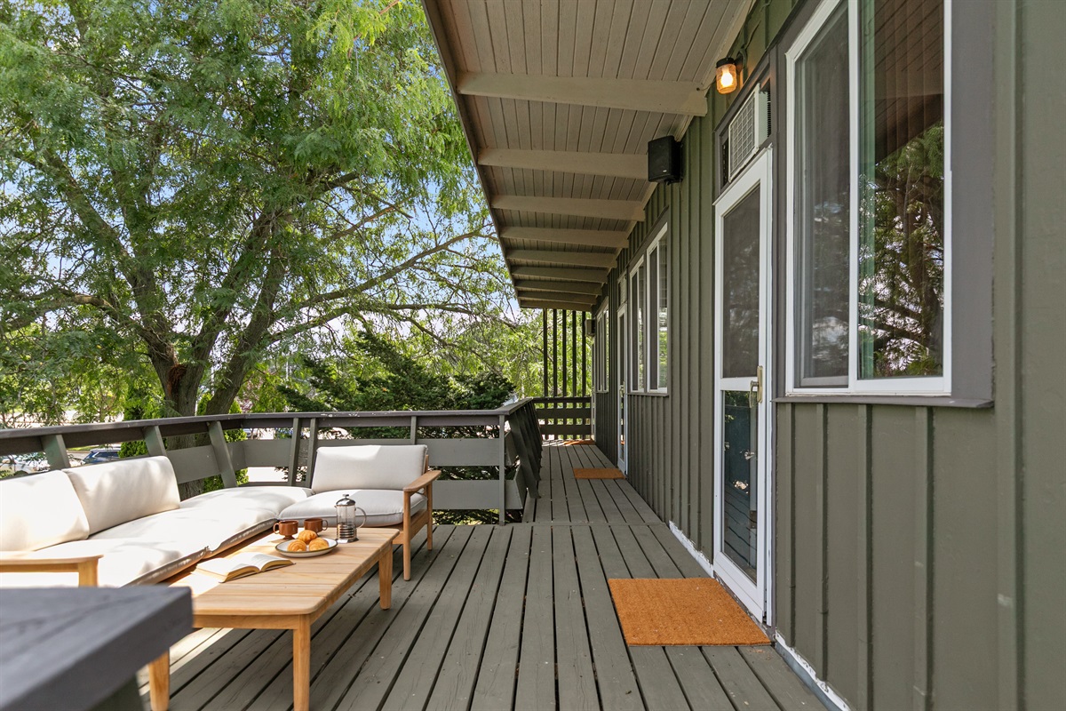The upper deck offers a fun lounging area, perfect for soaking up fresh air, enjoying a good book, or simply taking in the views.