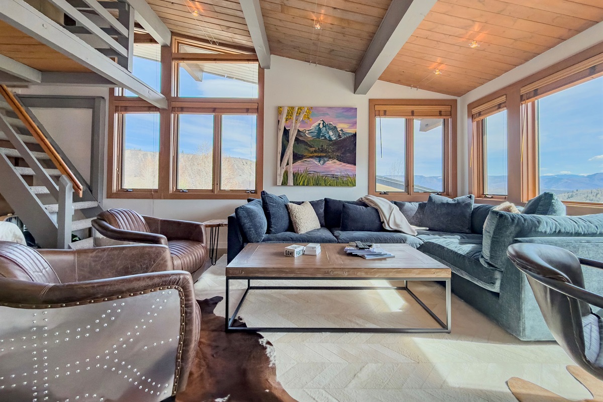 "We had an amazing stay - the place is cozy, comfortable and felt like home. Right next to the Snowmass Mall with places to eat within walking distance." -Purvika