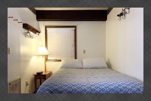 Full size bed