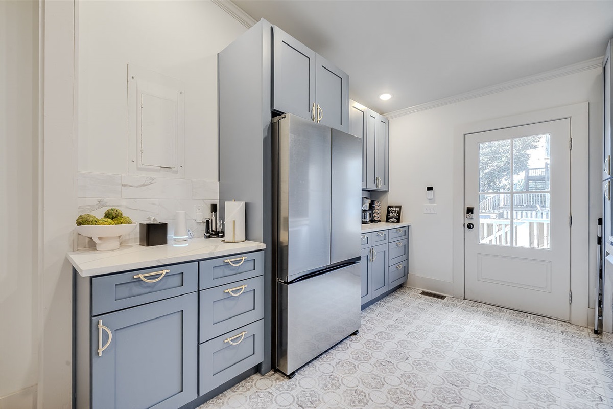 Full Kitchen 