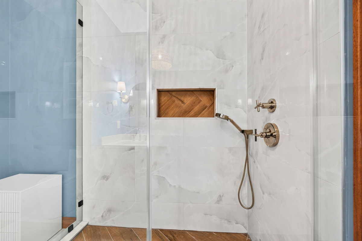 3rd Floor Bathroom 7, Ensuite | Rosewood Retreat | 2605 Palm Blvd, Isle of Palms, SC | IOP Escapes