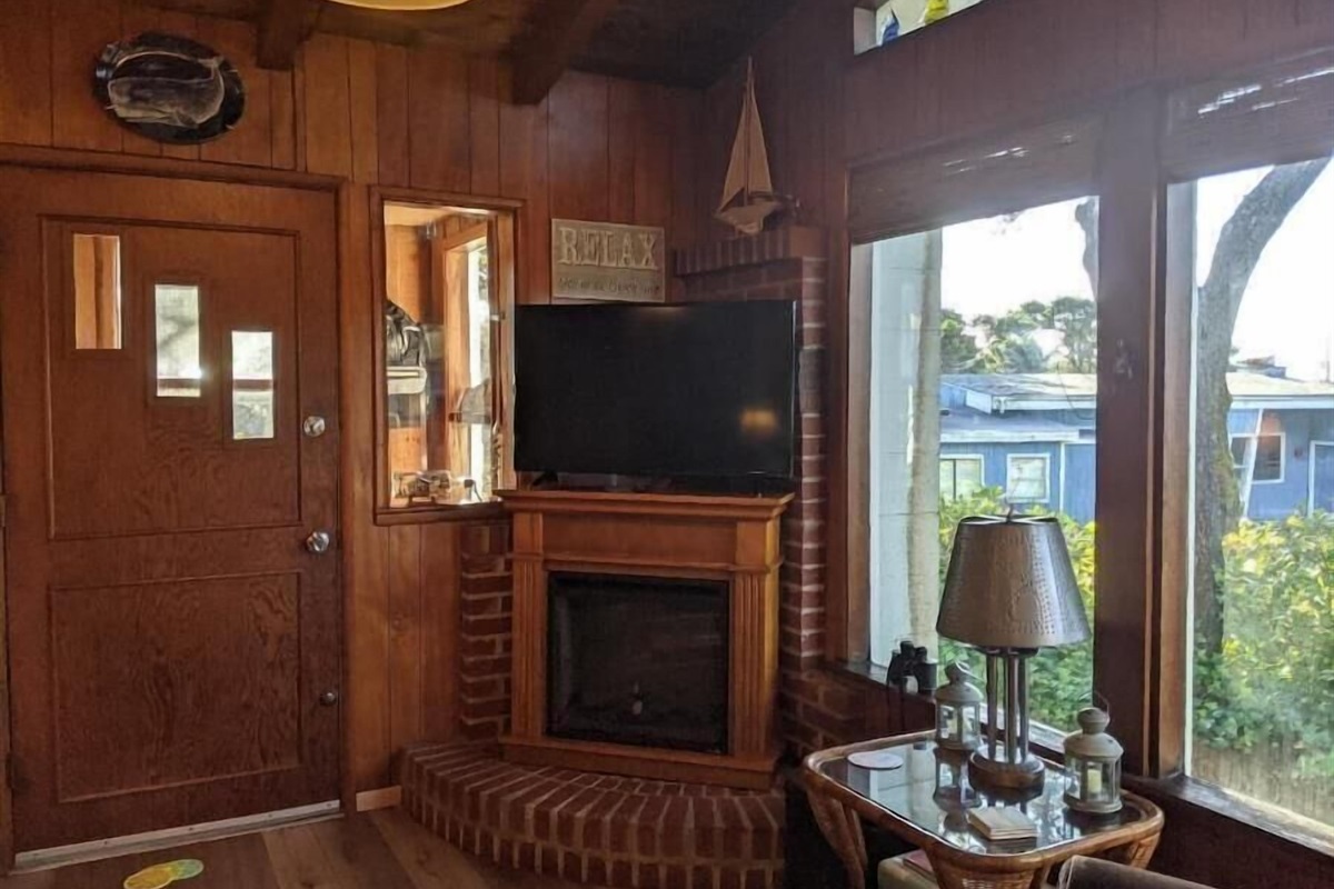 TV & Electric Fireplace