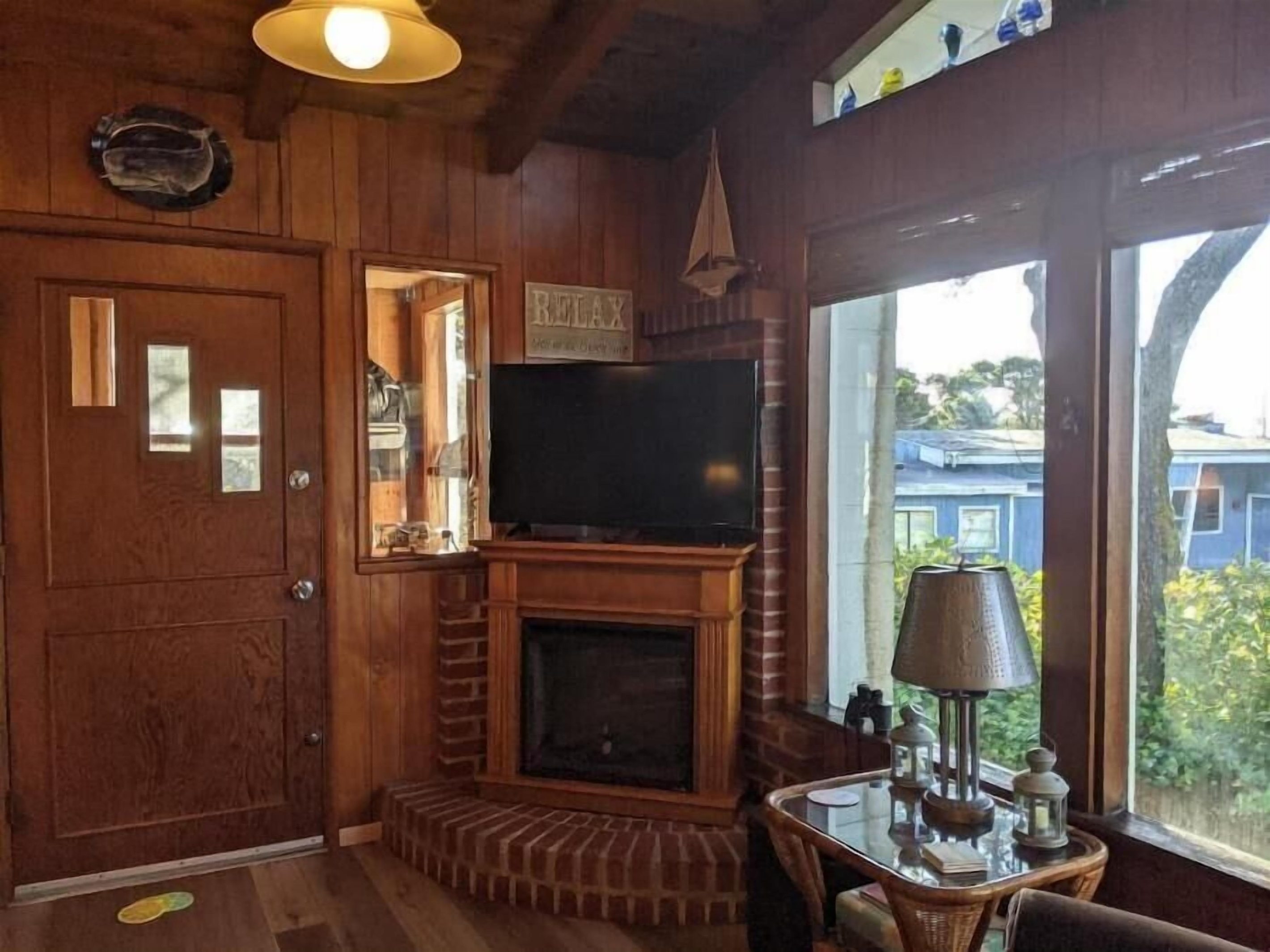 TV & Electric Fireplace