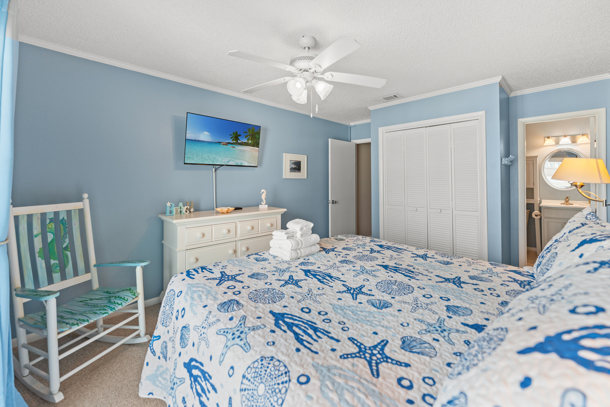 Main Bedoom - King w/ private bathroom