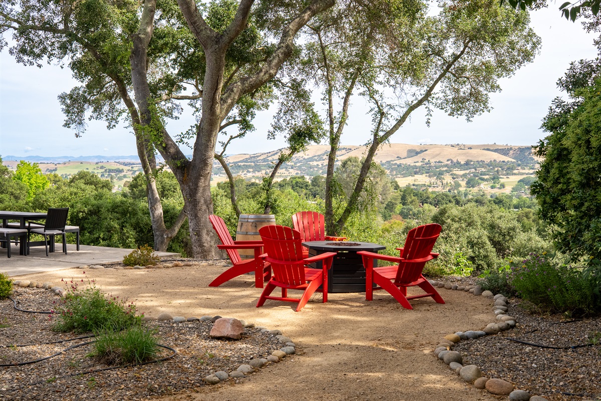 Sip your morning coffee or evening wine in total serenity. 