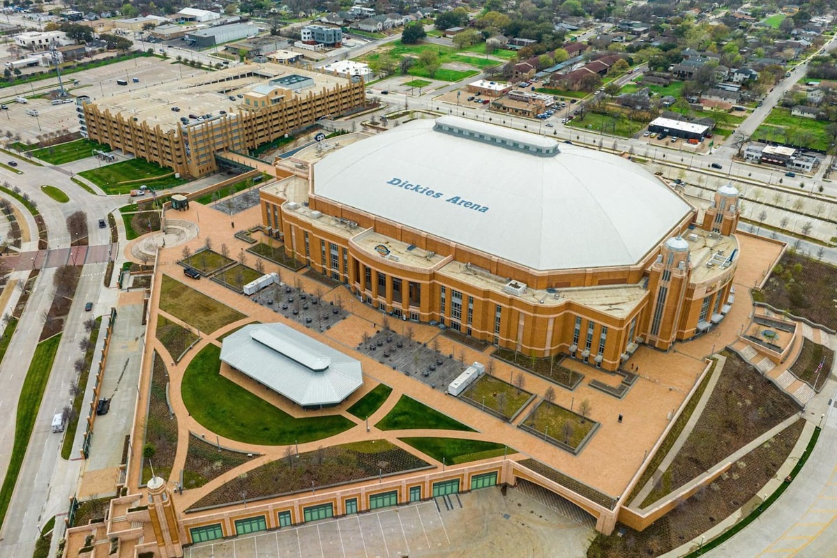 Dickies Arena- 9 mins drive / 6.2 miles
