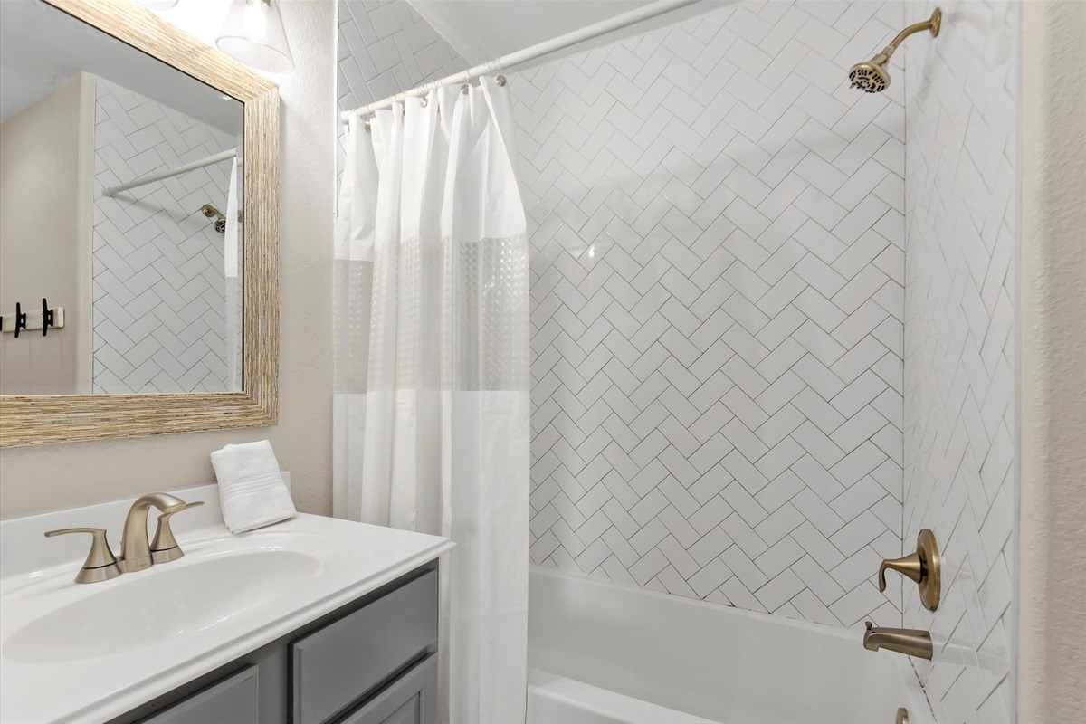 c7f26067875c465894ba7e635fb3f08a Large | Beachhouse | Texas | TX | Vacation Homes | Galveston | Crystal Beach | Kokomo | Breezy Days | Beachfront Elegance | Sunrise Serenity | Southern Sands Property Management, LLC