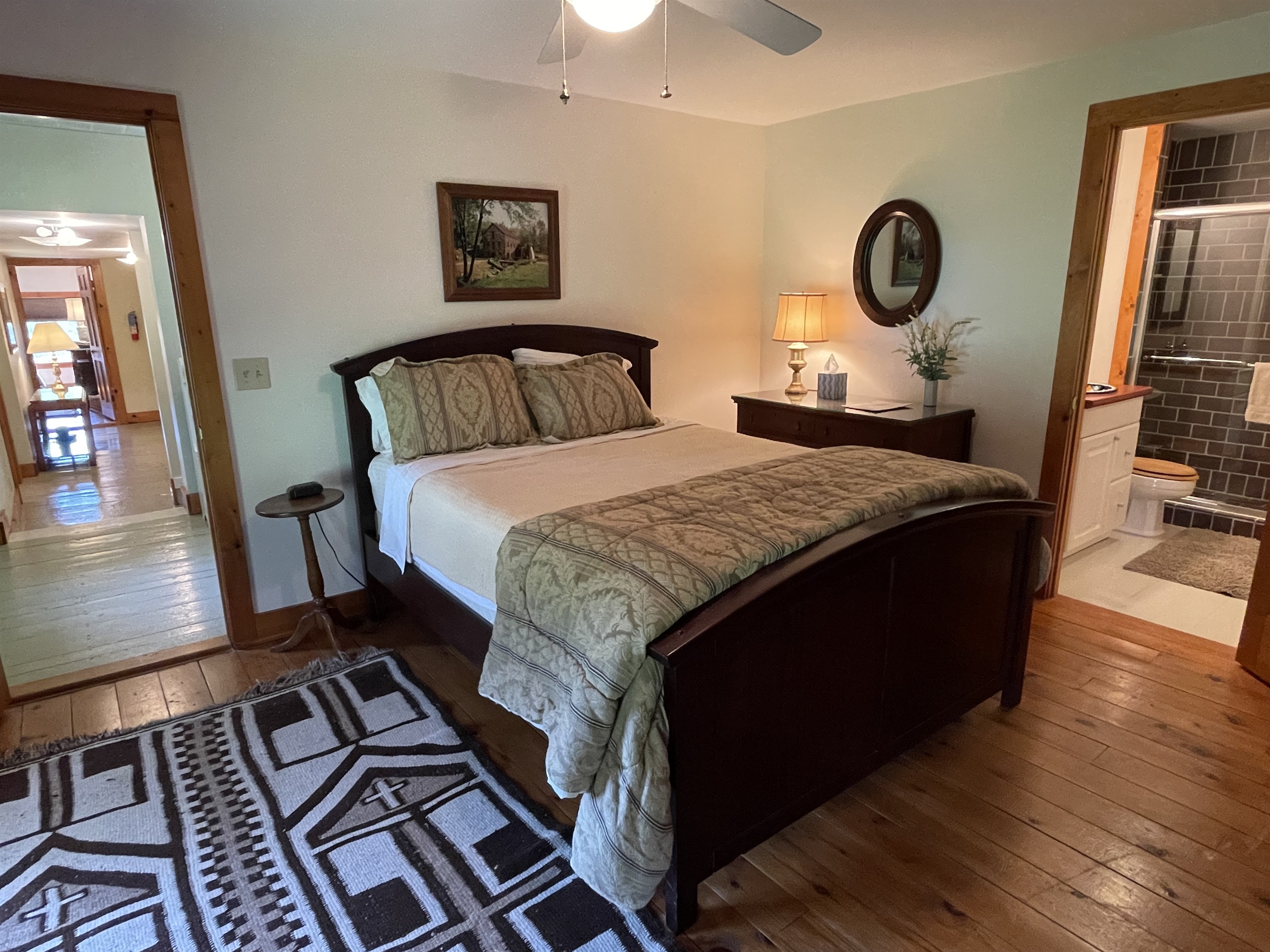 2nd floor bdrm 7 - Queen + Daybed with ensuite bath