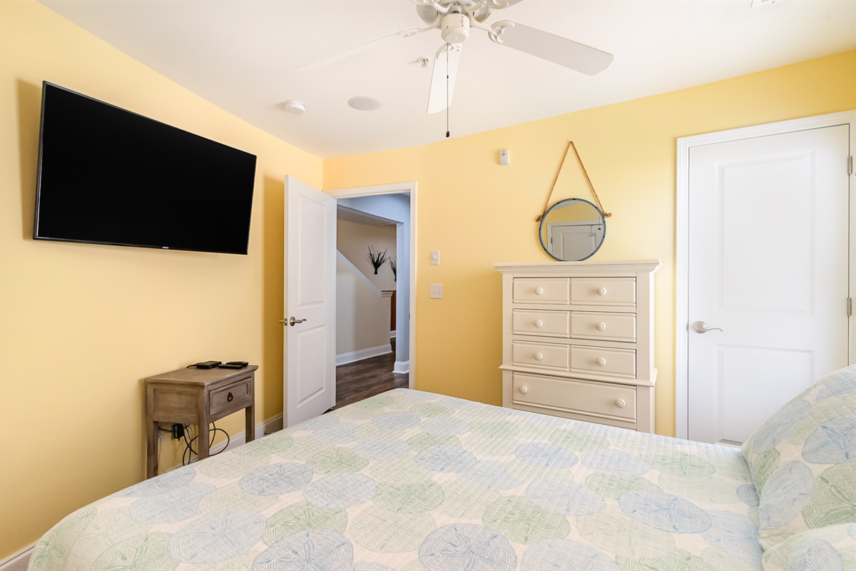 Queen in Bedroom #2 Downstairs