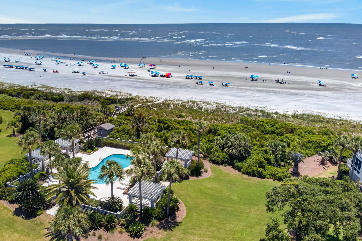 Pool and beach | Oceans 22 | 22 Beach Club Villas, Wild Dunes | IOP Escapes