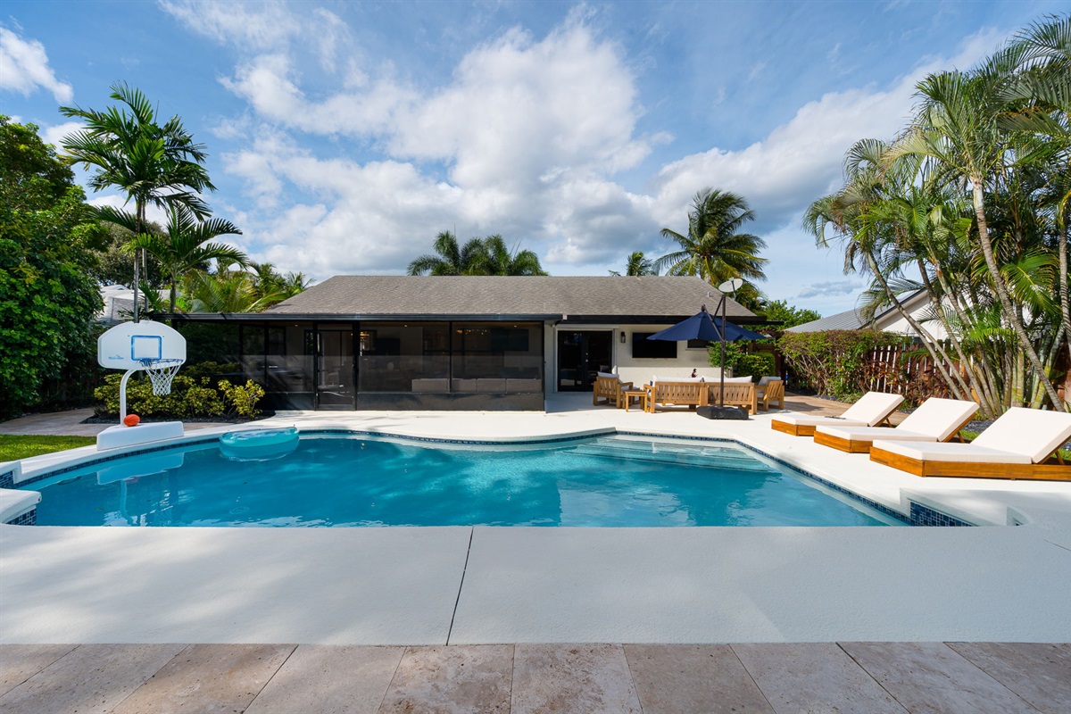 Spacious pool and deck area&mdash;perfect for lounging, sunbathing, and soaking up the Florida sunshine.