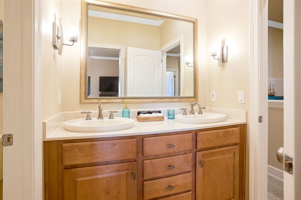 Second Floor -  Bath with King Room and hall access