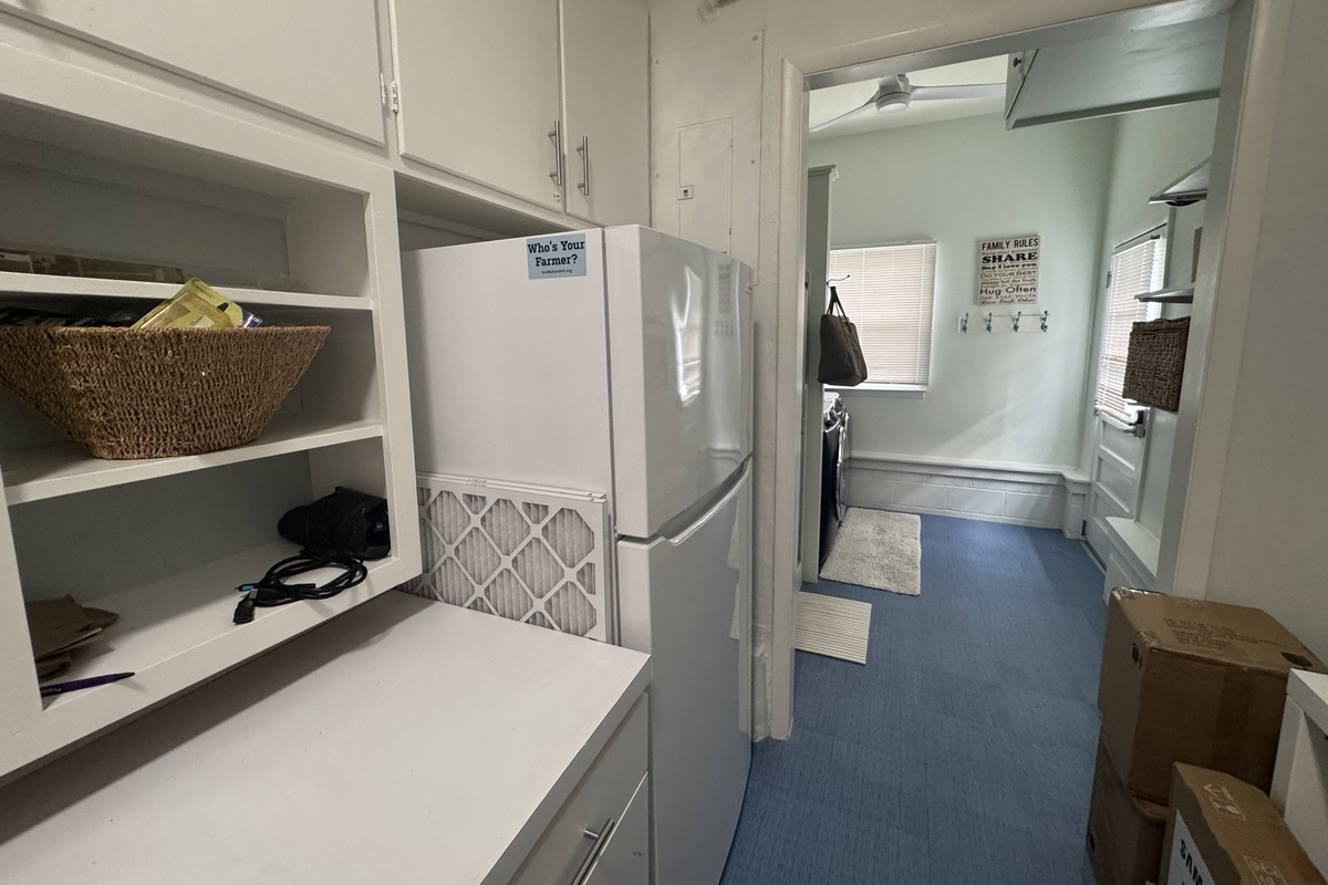 Laundry_Pantry_Utility_Hallway