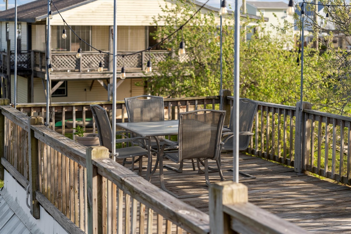c8140c96ec98410e86d6c76df34ee015 Large | Beachhouse | Texas | TX | Vacation Homes | Galveston | Crystal Beach | Kokomo | Breezy Days | Beachfront Elegance | Sunrise Serenity | Southern Sands Property Management, LLC