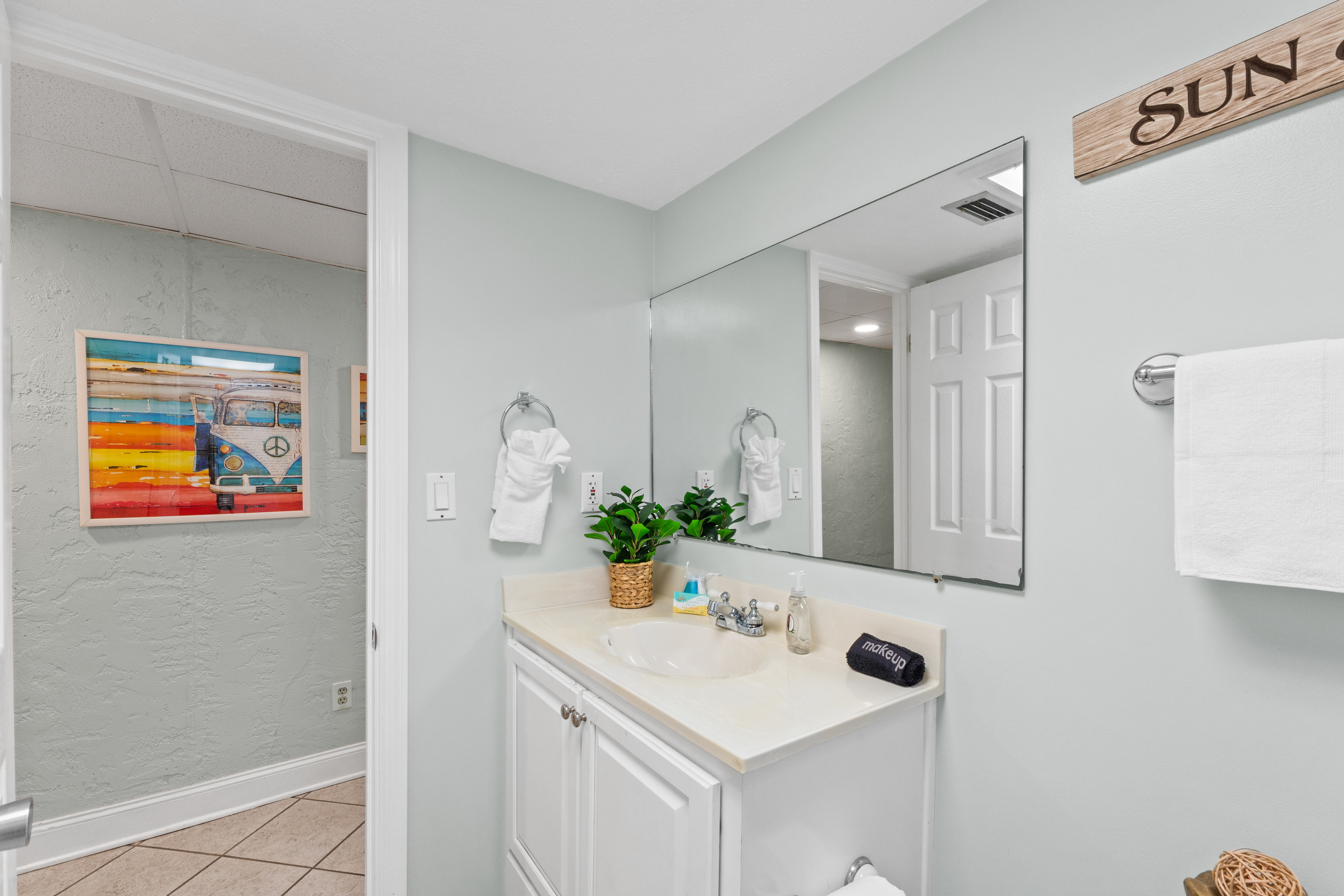 Bathroom 3 with Combination Tub/Shower