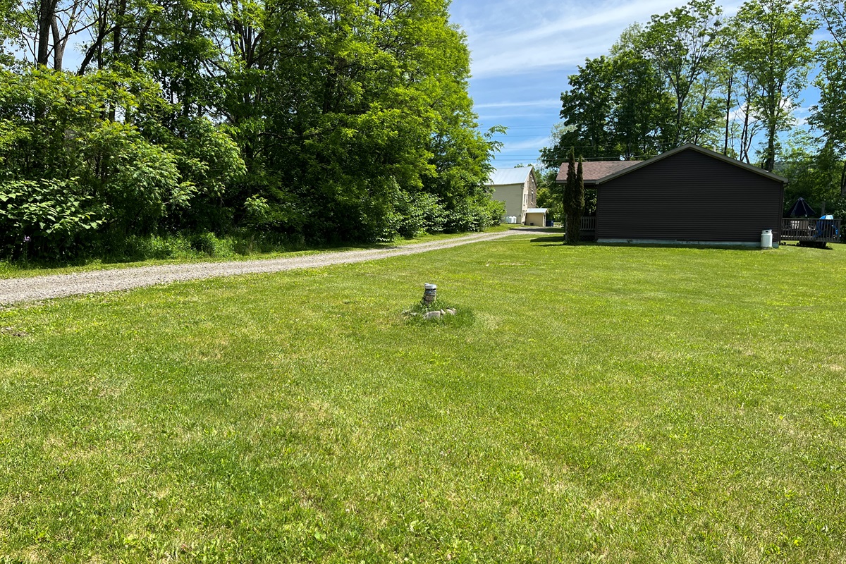 Side yard of Hopemill Ranch