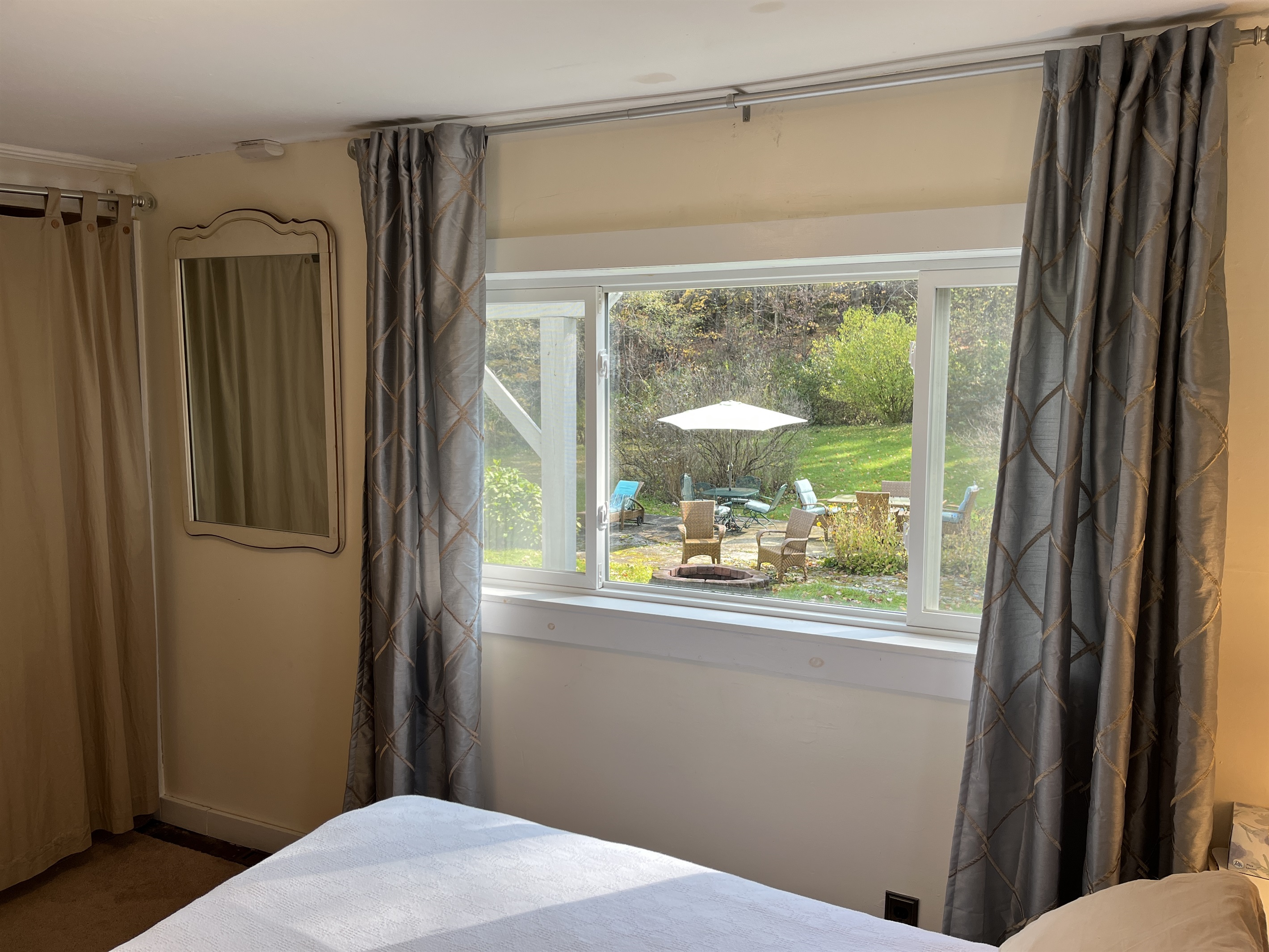1st floor Double with backyard view
