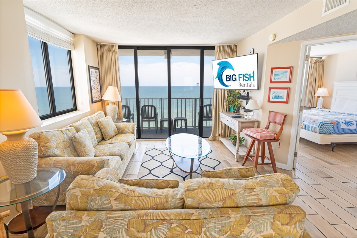 Amazing Living Room with Views of the Ocean 🌊☀️