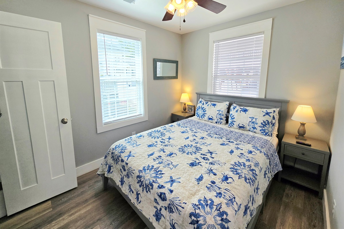 Bedroom 2 - Queen Bed