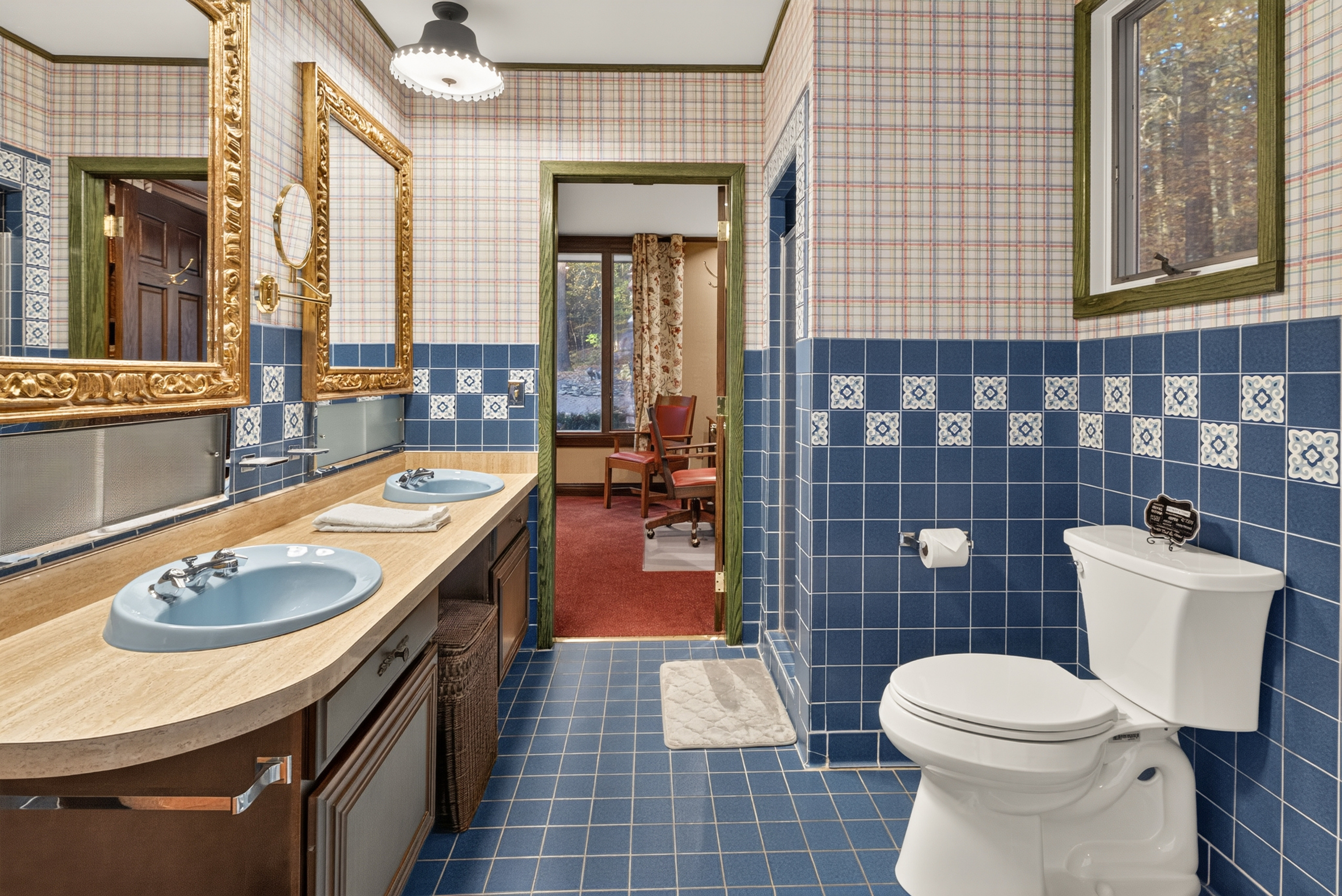 Main house- primary bedroom ensuite bathroom