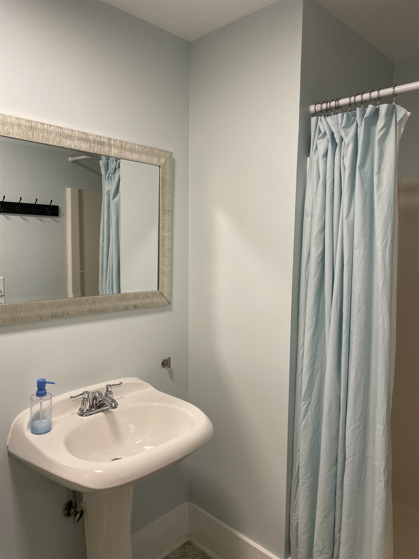 2nd floor Queen #1 + twin bath