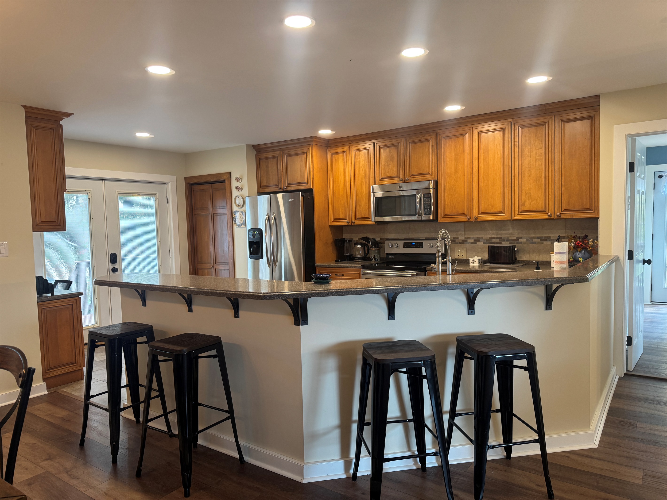Breakfast bar in kitchen