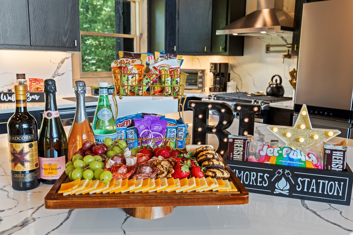 Refuel, relax, and recharge from the moment you walk in at the Snack Station + a Coffee Bar stocked with everything you need to enjoy a fresh cup any time of day. Thoughtful touches to make you feel instantly at home!