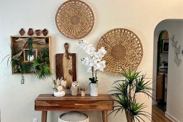 Welcoming entryway with botanical décor
