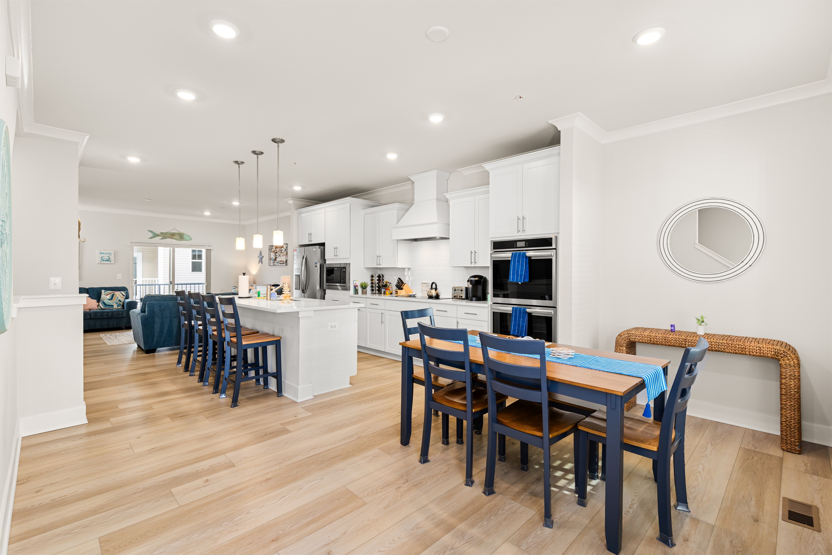 Open 2nd level to keep an eye on the kiddos.