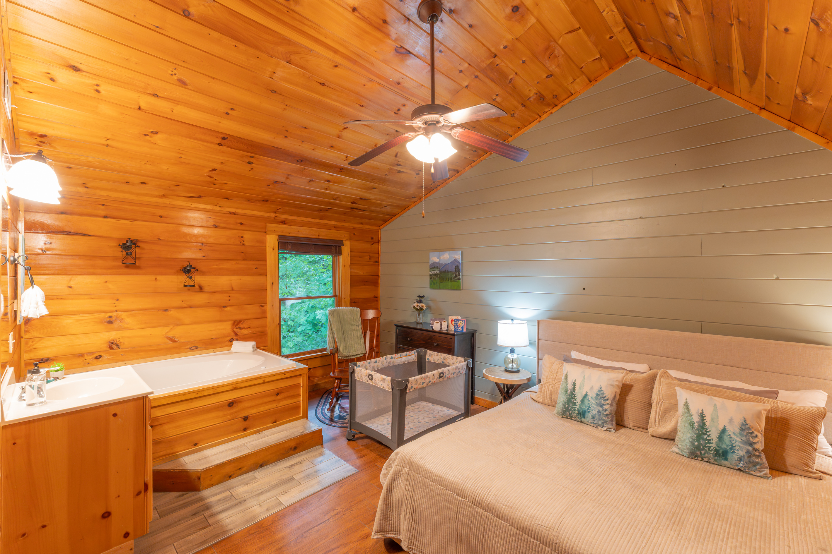 There is even ample room for your little one to sleep.
