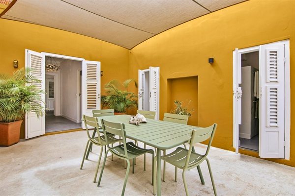 Heritage City Villa - Court yard