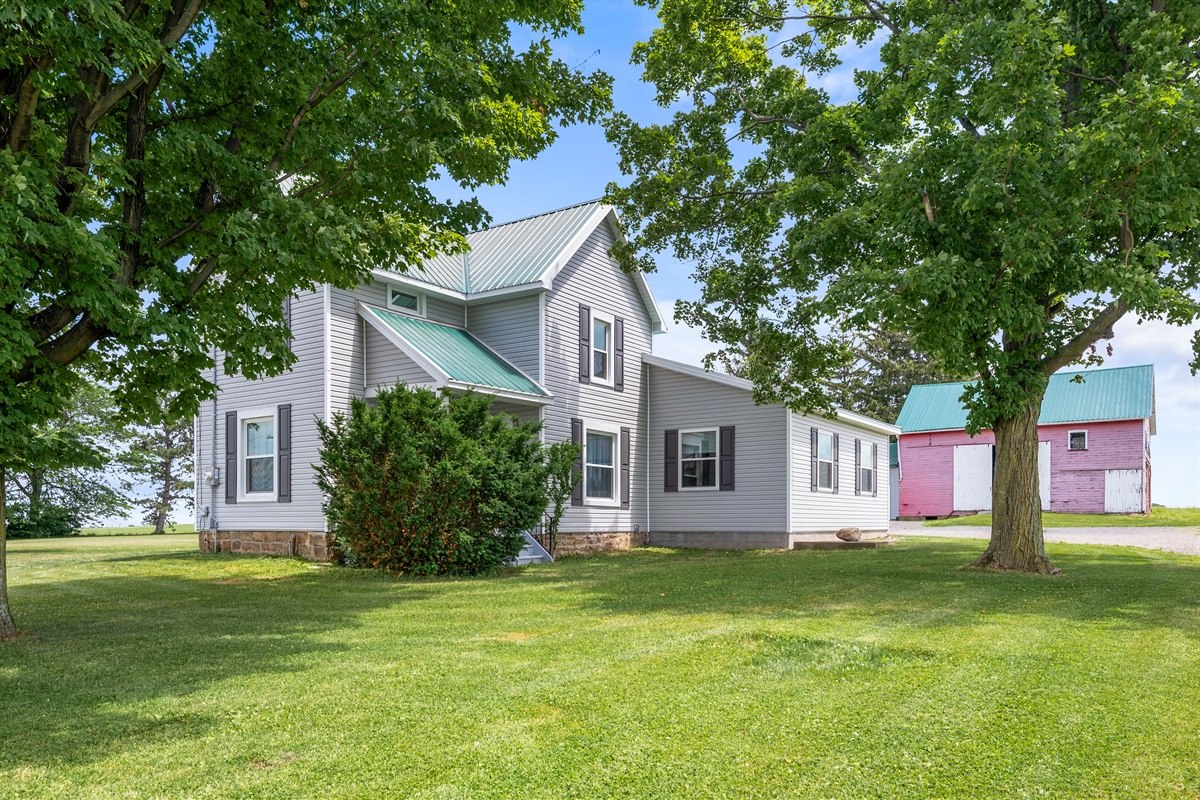Charming farmhouse with modern updates, a spacious yard, and scenic countryside vibes—ideal for your upstate escape.