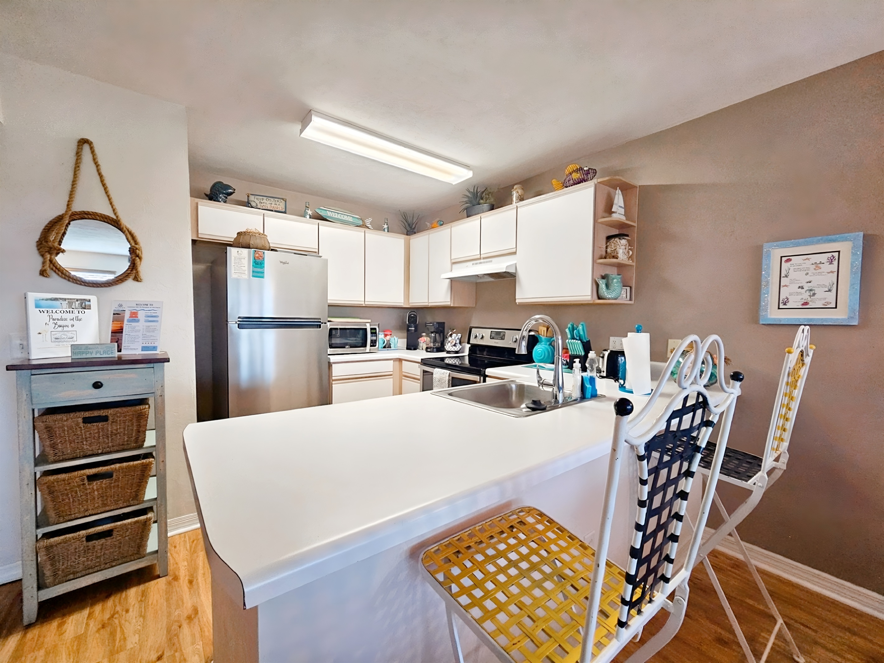 Kitchen Island for Quick Coffee Breaks
