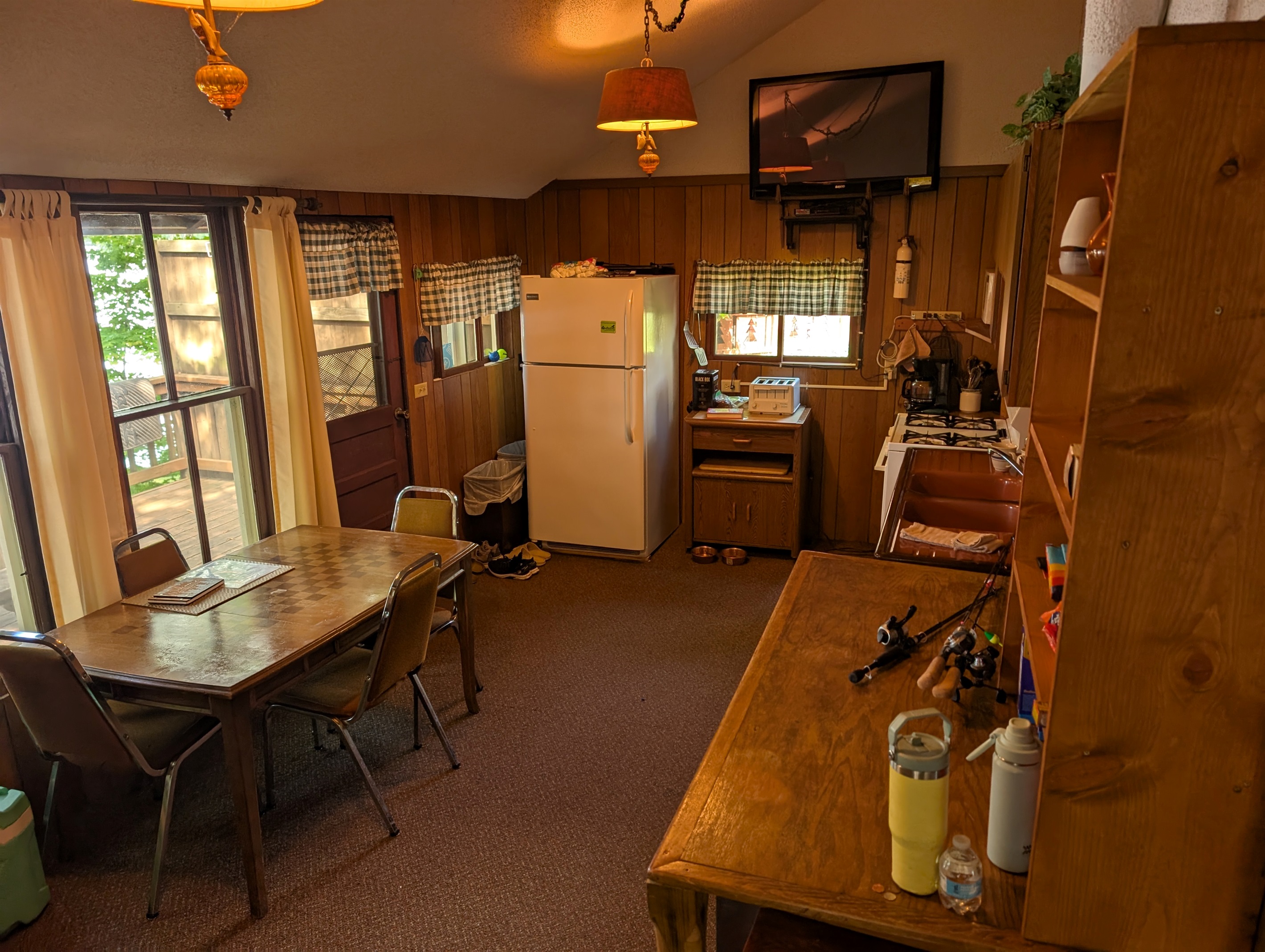 Kitchen and Dining space
