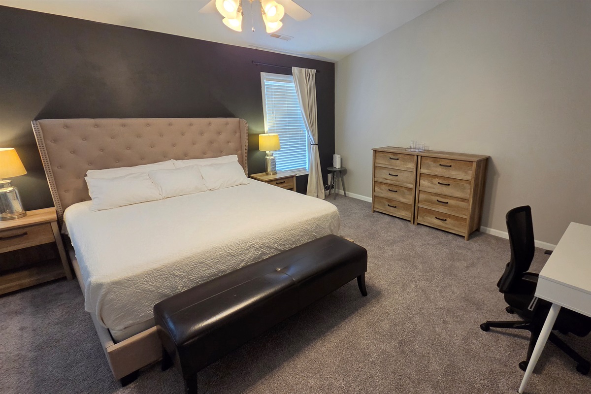 King Suite Work Desk