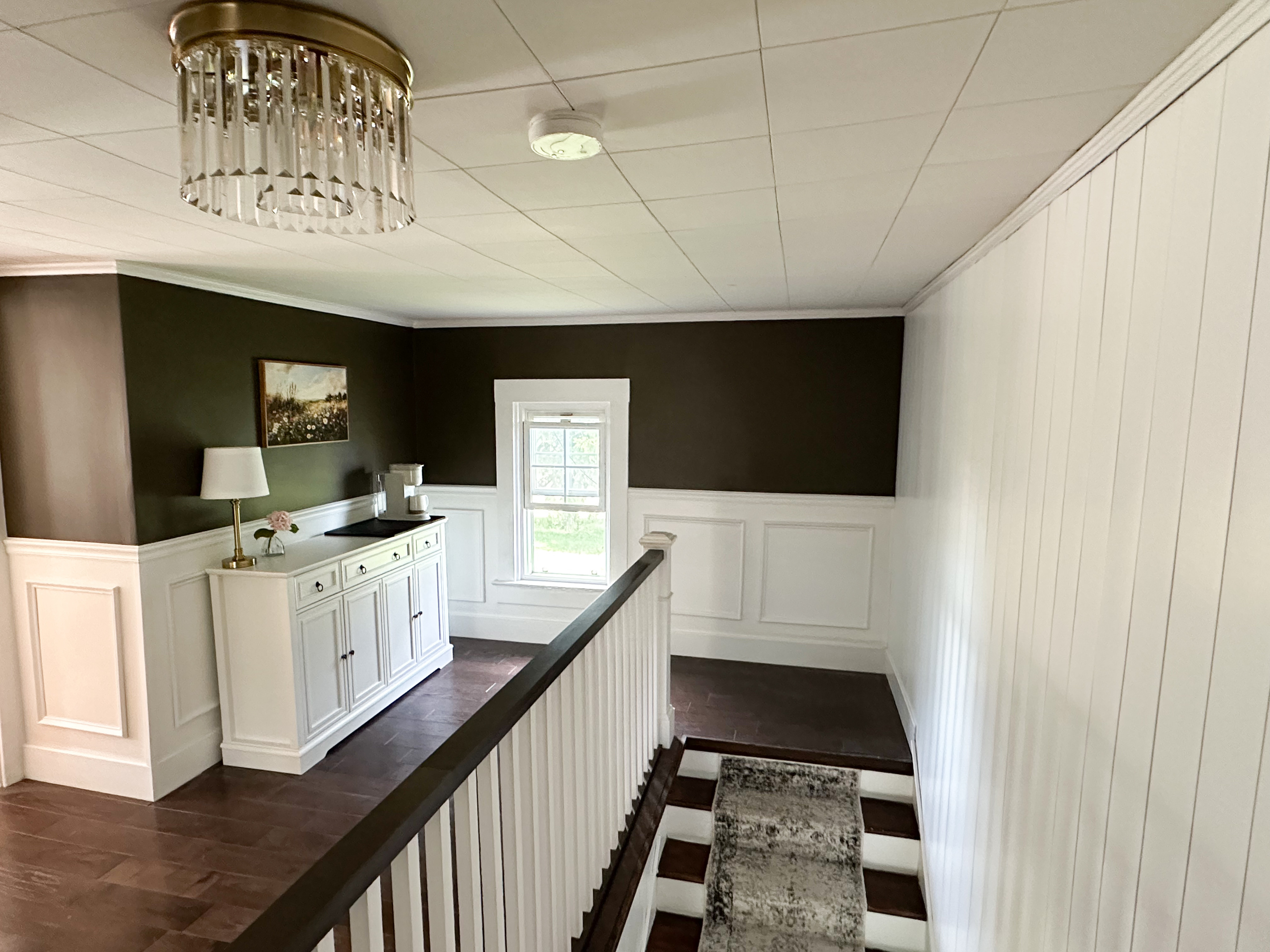Start your day at our upstairs coffee bar just steps from the bedrooms. Brew a fresh cup, ease into the morning, and enjoy a quiet moment before the day’s adventures. ☕
