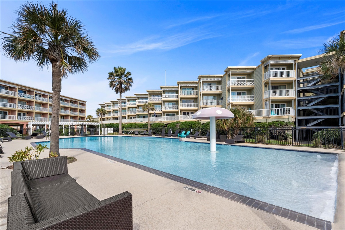 c8b22033c3c8407680bd430f1757de1f Large | Beachhouse | Texas | TX | Vacation Homes | Galveston | Crystal Beach | Kokomo | Breezy Days | Beachfront Elegance | Sunrise Serenity | Southern Sands Property Management, LLC
