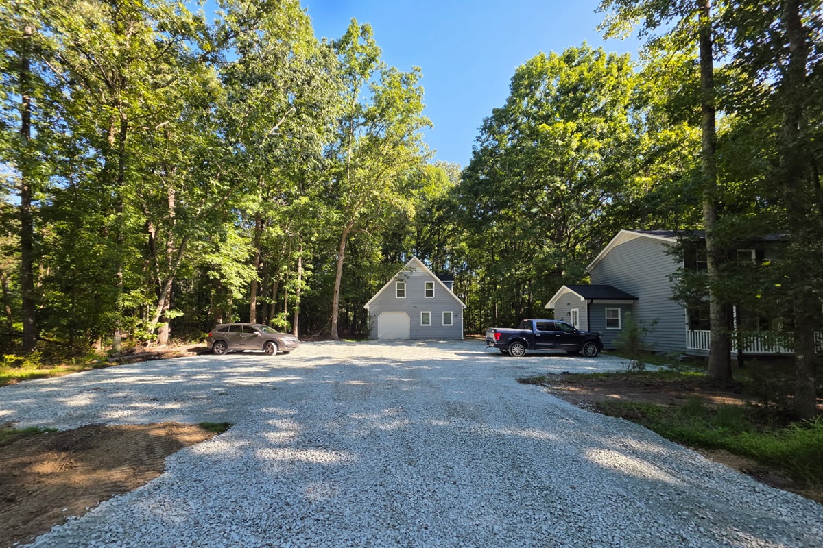 Driveway of Pine Forest Hideaway - Plenty of Parking