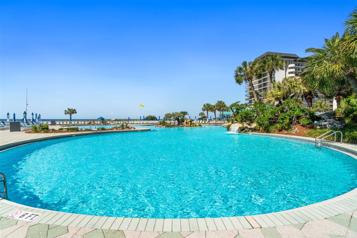 Beachfront Pool across the road at Tower 1